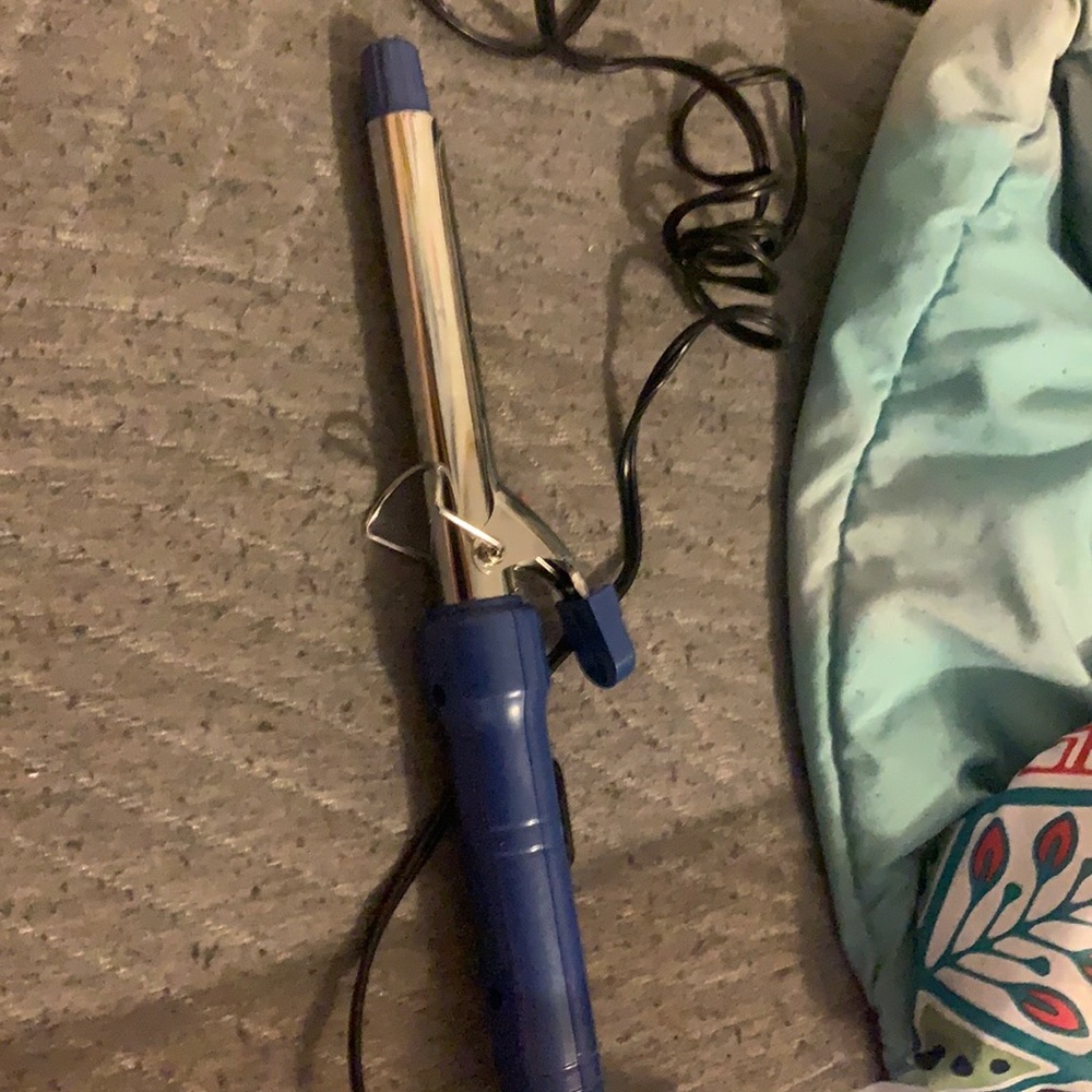 Curling iron used once